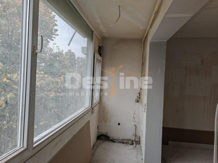 Apartament cu 4 camere decomandat în Vest