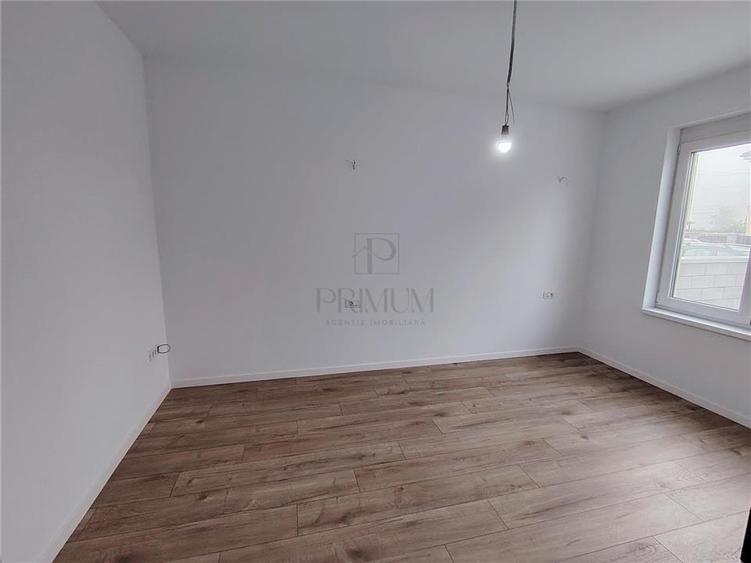 Duplex cu 4 camere cu Canalizare în Moșnița Nouă