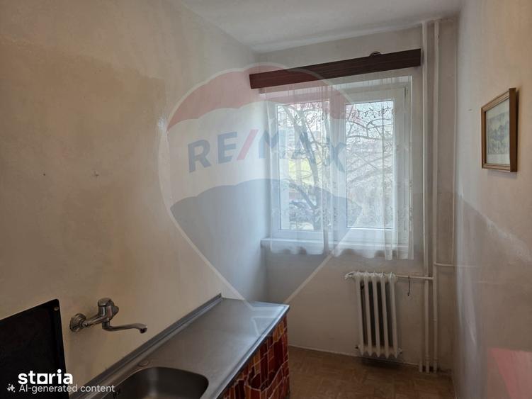 Apartament cu 3 camere semidecomandat în Tipografilor