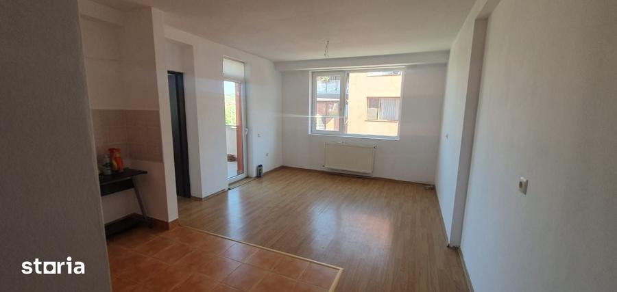 Apartament cu 3 camere în Decebal