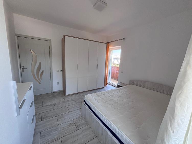 Apartament cu 3 camere decomandat în Exterior Vest