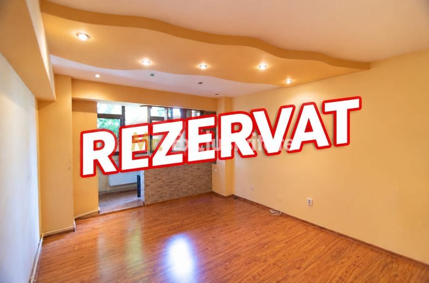 Apartament cu 3 camere decomandat în Prundu
