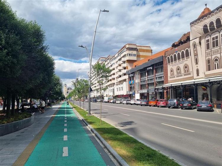 Spațiu comercial, de 335 mp, în Ultracentral