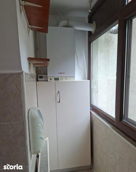 Apartament cu 3 camere decomandat, mobilat în Tei
