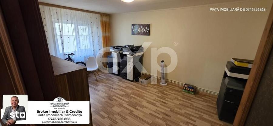 Apartament cu 4 camere decomandat în Central