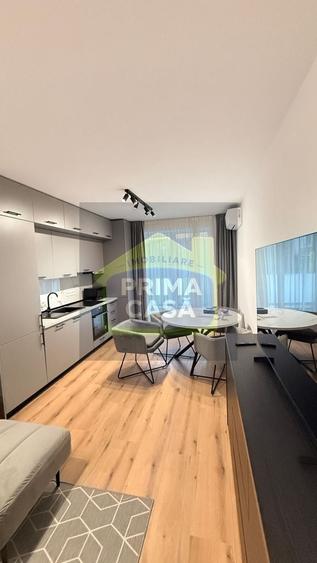 Apartament cu 3 camere decomandat, mobilat în Central