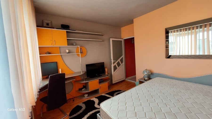Apartament cu 2 camere decomandat în Obor
