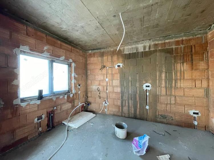 Casă cu 5 camere cu Teren 364 Mp în Moșnița Veche