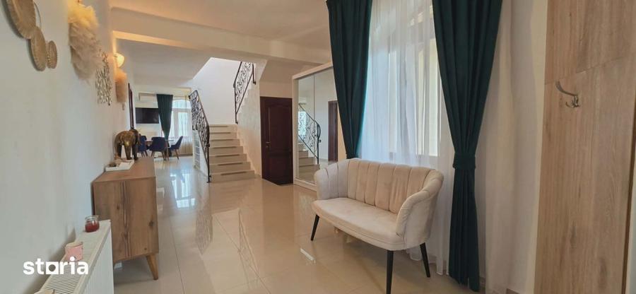 Casă cu 4 camere cu Teren 820 Mp în Sânmartin