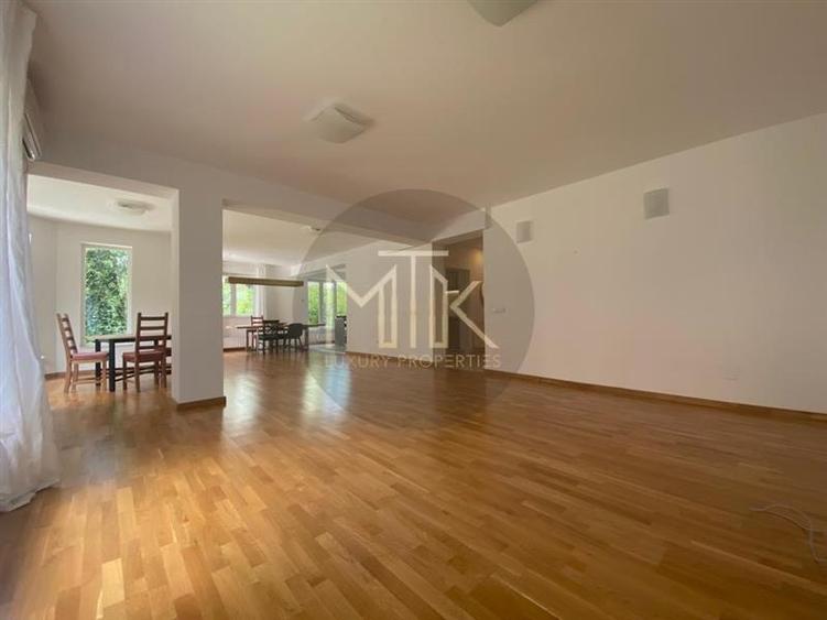 Duplex cu 6 camere cu Canalizare în Iancu Nicolae