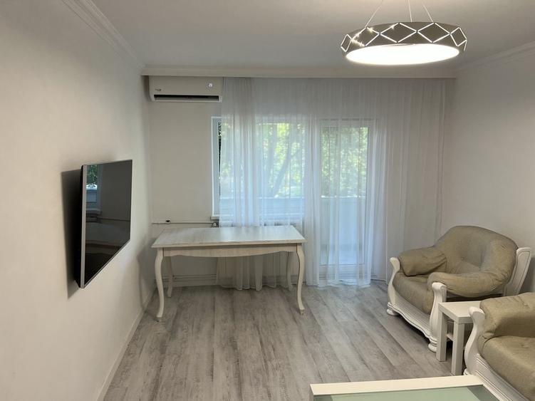 Apartament cu 3 camere decomandat în Decebal