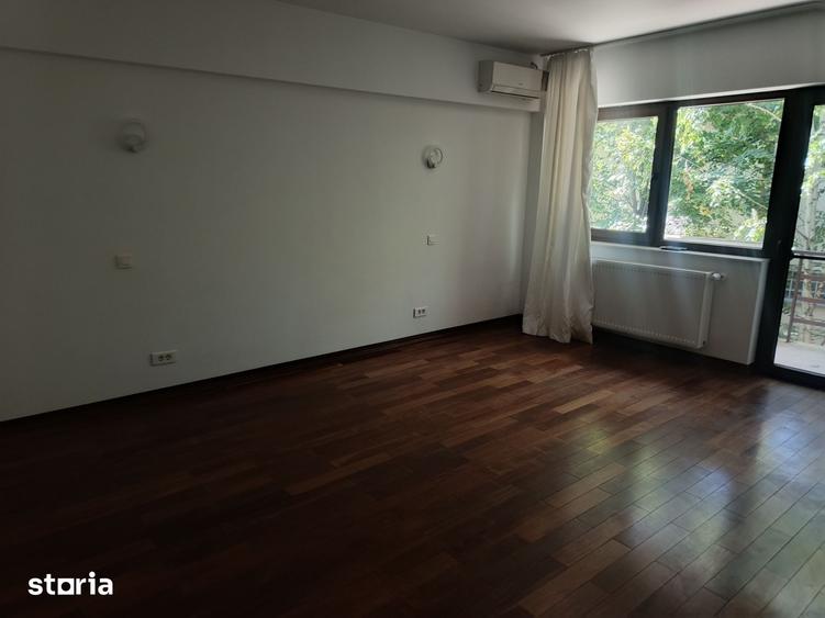 Casă cu 4 camere cu Teren 400 Mp în Central