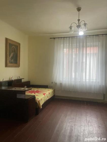 Vand casa caramida , zona linistita , str. Rodnei - 2