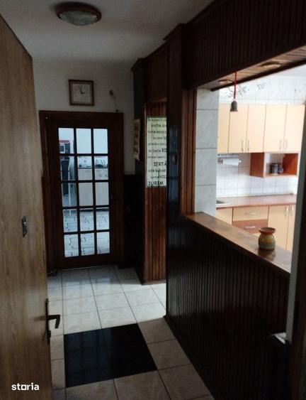 Apartament cu 3 camere în Brâncoveanu