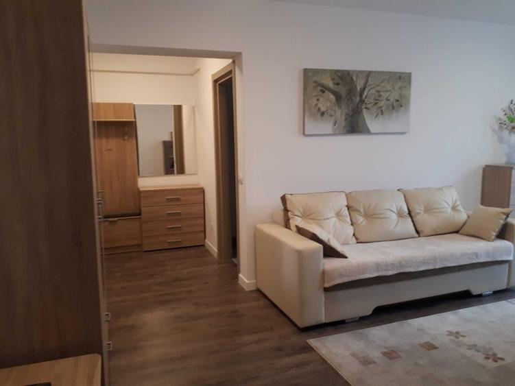 Apartament cu 2 camere semidecomandat în Exterior Vest