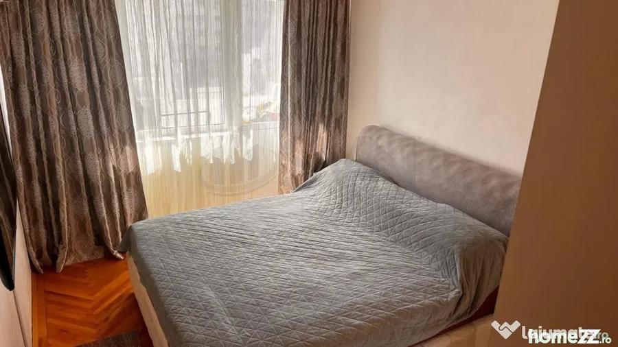 Apartament cu 3 camere semidecomandat în Ștefan cel Mare