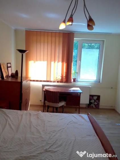 Garsonieră decomandată în Brâncoveanu