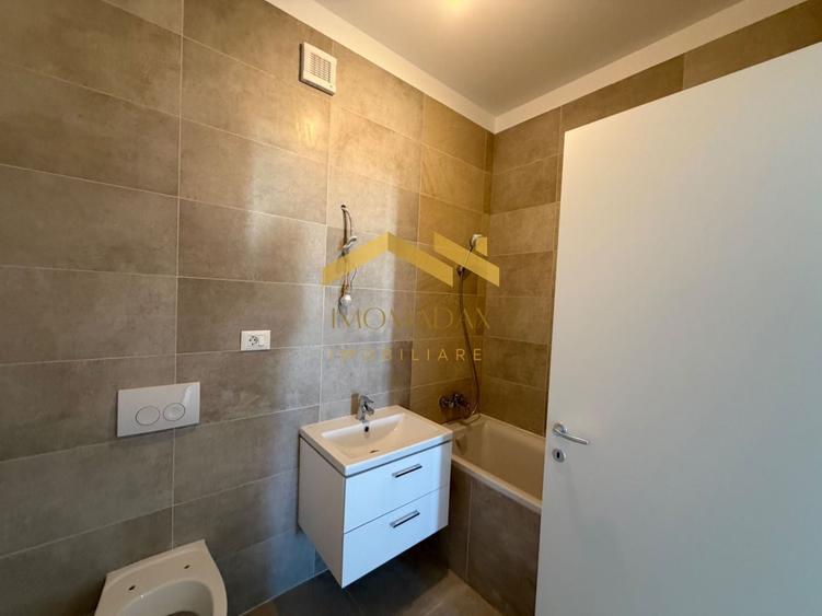 Apartament cu 3 camere decomandat în Aradului