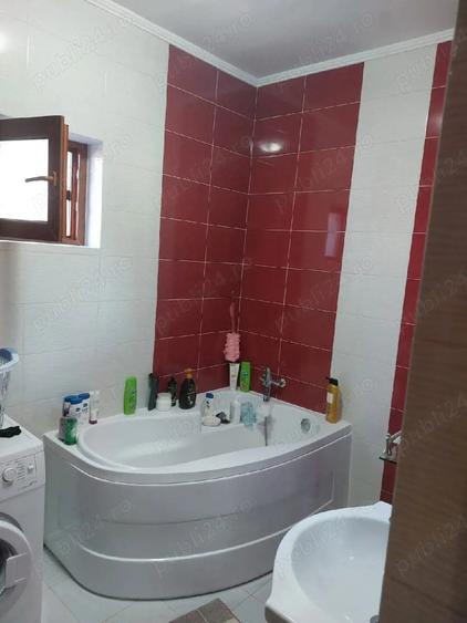 Casă cu 6 camere cu Teren 300 Mp în Central