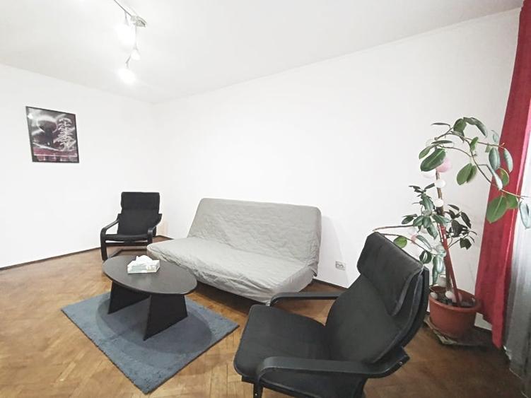 Apartament cu 3 camere decomandat în Lacul Tei