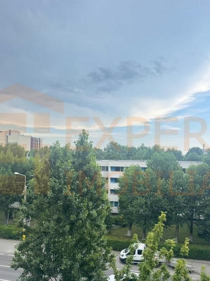 Apartament 2 camere de vânzare în Mamaia - vedere spre răsărit, lângă Hotel Vega - 1