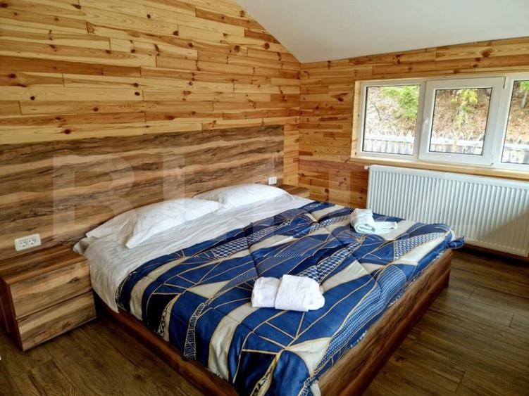 Casă individuală cu 5 camere cu Teren 11506 Mp în Vama