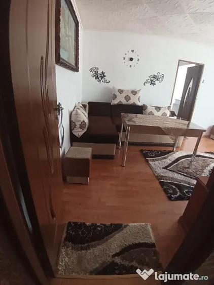 Apartament cu 2 camere nedecomandat în Hotvon