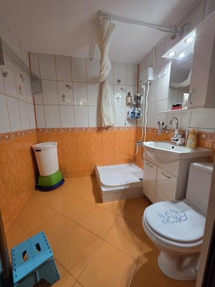 Apartament cu 2 camere decomandat în Colentina