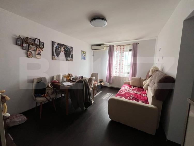 Apartament cu 2 camere semidecomandat, mobilat în Moreni