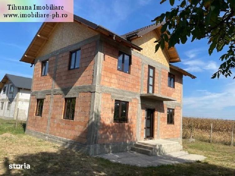Casă cu 4 camere cu Canalizare în Lipănești