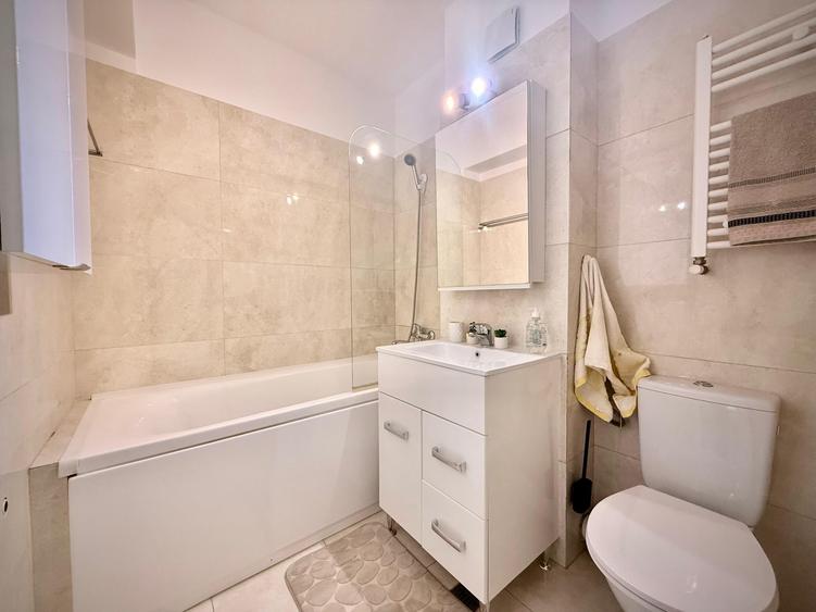 Apartament cu 3 camere, mobilat în Nicolina