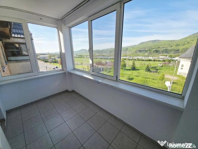 Apartament cu 2 camere decomandat în 1 Mai