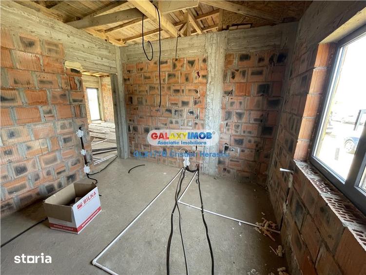 Casă cu 3 camere cu Teren 400 Mp în Crevedia