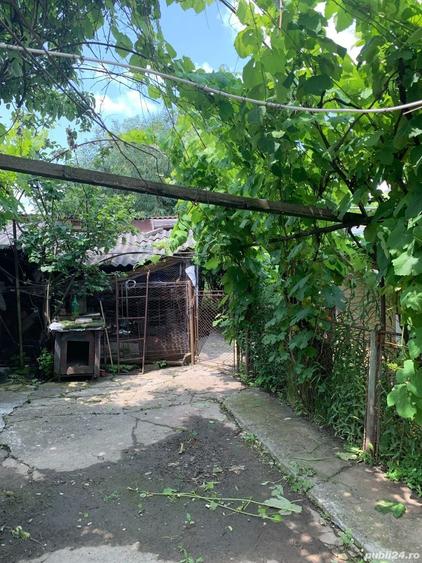 Casă cu 3 camere cu Teren 1896 Mp în Podu Turcului