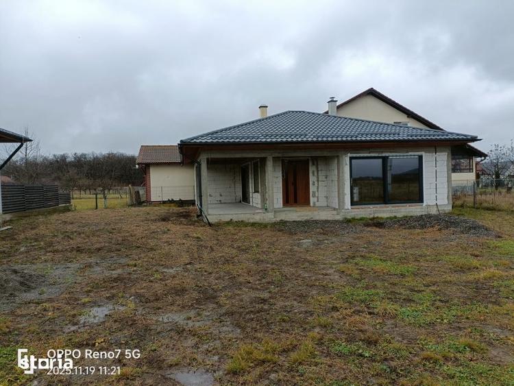 Casă cu 3 camere cu Teren 600 Mp în Solovăstru