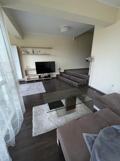 Apartament cu 3 camere decomandat, mobilat în Bună Ziua