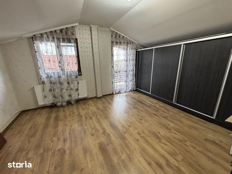 Casă cu 5 camere cu Teren 426 Mp în Central