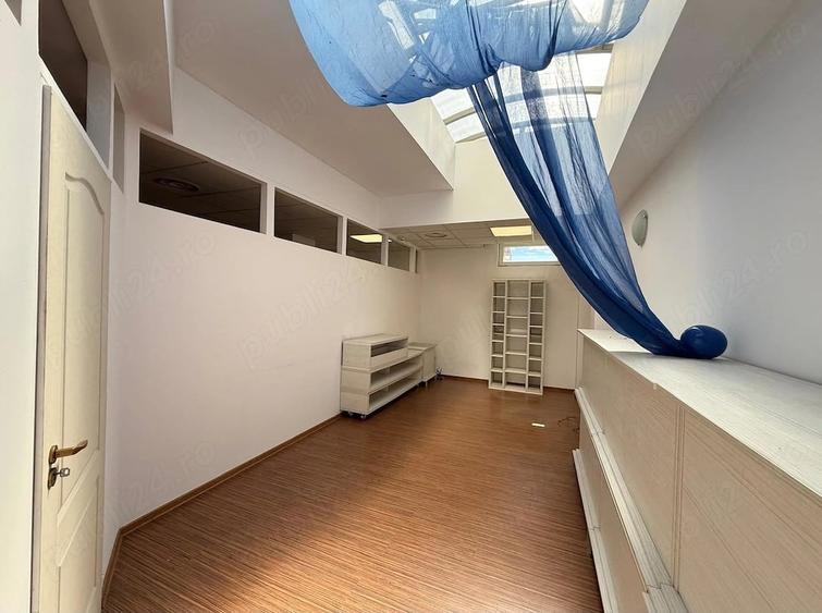 Spațiu comercial, de 52 mp, în Badea Cârțan