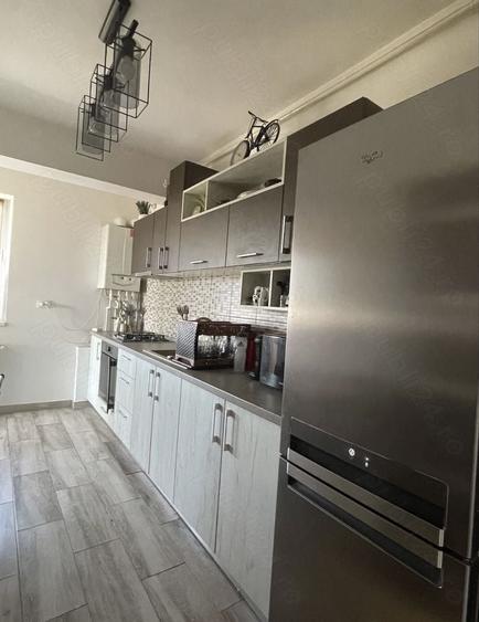 Apartament cu 2 camere decomandat în Apărătorii Patriei