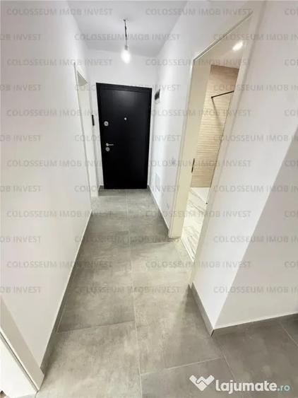 Apartament cu 3 camere decomandat în Tractorul