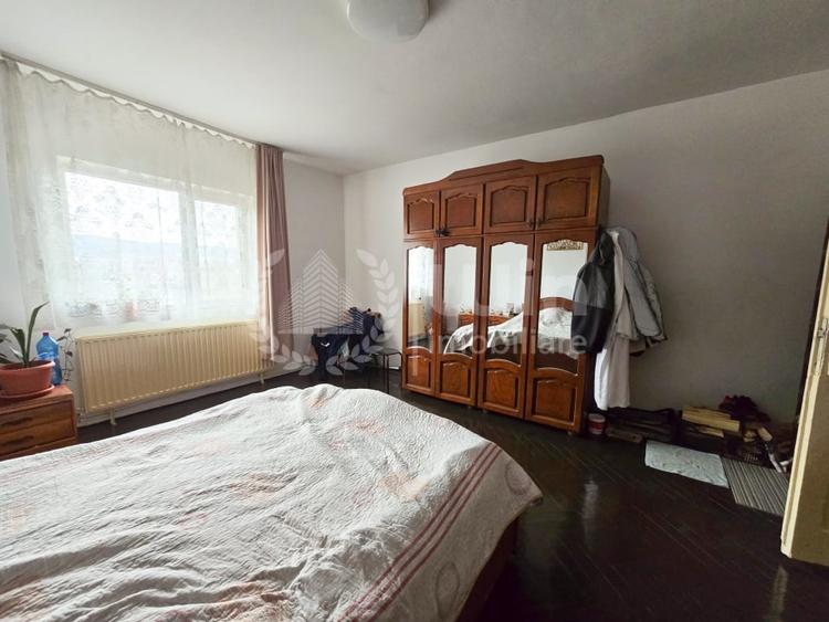 Casă individuală cu 6 camere cu Canalizare în Dâmbul Rotund