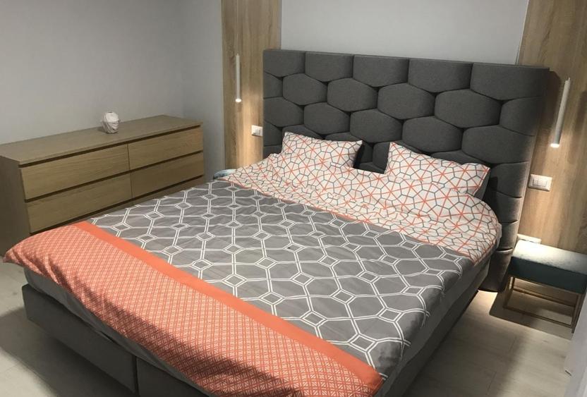 Apartament cu 2 camere decomandat, mobilat în P-ța Alba Iulia