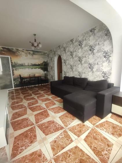 Apartament cu 2 camere semidecomandat, mobilat în Vălenii de Munte