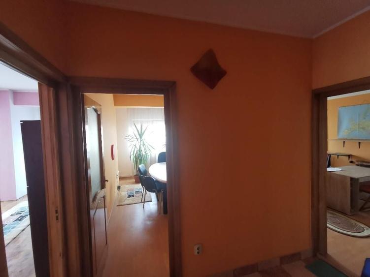 Apartament cu 3 camere decomandat în Ultracentral