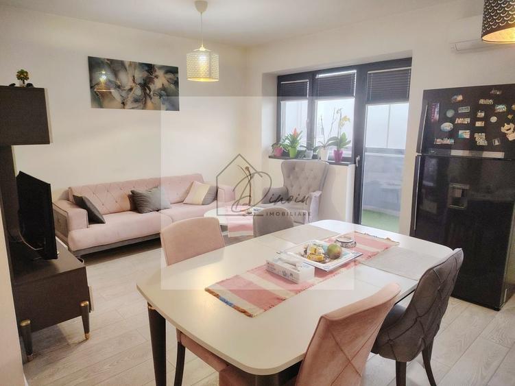 Apartament cu 4 camere decomandat, mobilat în Băneasa
