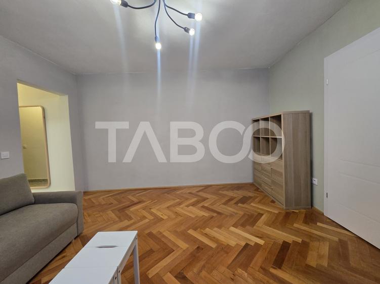 Apartament cu 3 camere semidecomandat, mobilat în Mihai Viteazul