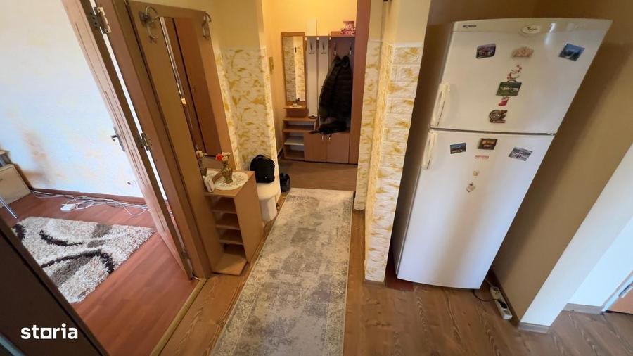 Apartament cu 2 camere decomandat în Petros