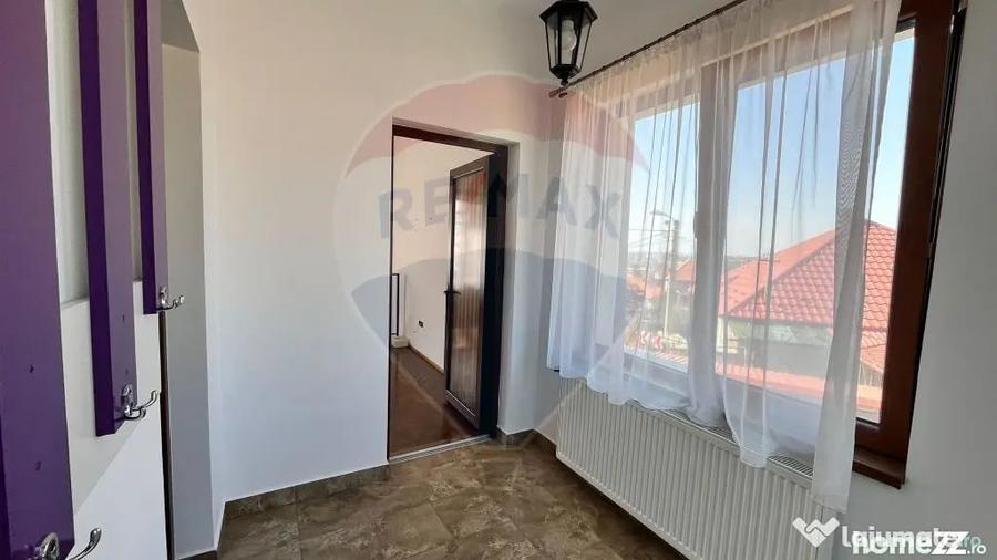 Casă cu 3 camere cu Teren 300 Mp în Central