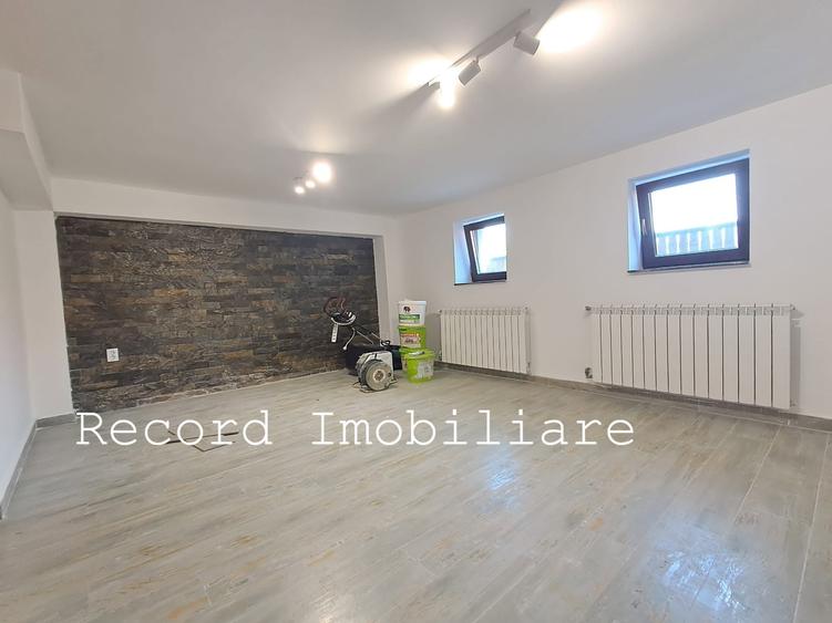 Duplex cu 6 camere cu Canalizare în Gruia