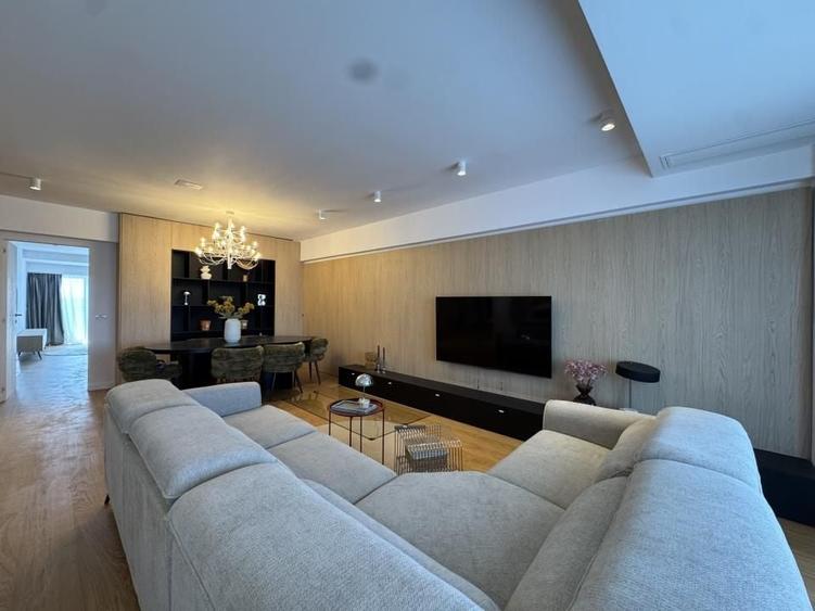 Apartament cu 4 camere în Herăstrău